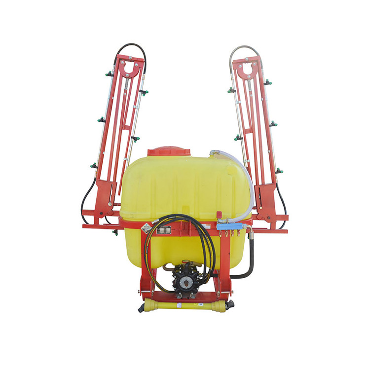 Pulverizator agricol montat pe tractor