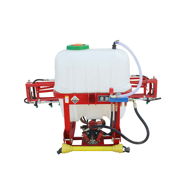 Pulverizator de boom tras